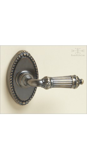 Augustus petite lever & Eastwell Manor rose W | antique bronze | Custom Door Hardware 