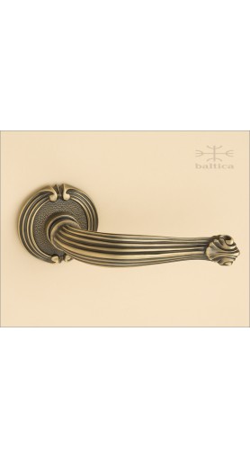 Chartres lever & rose 52mm - antique brass - Custom Door Hardware 